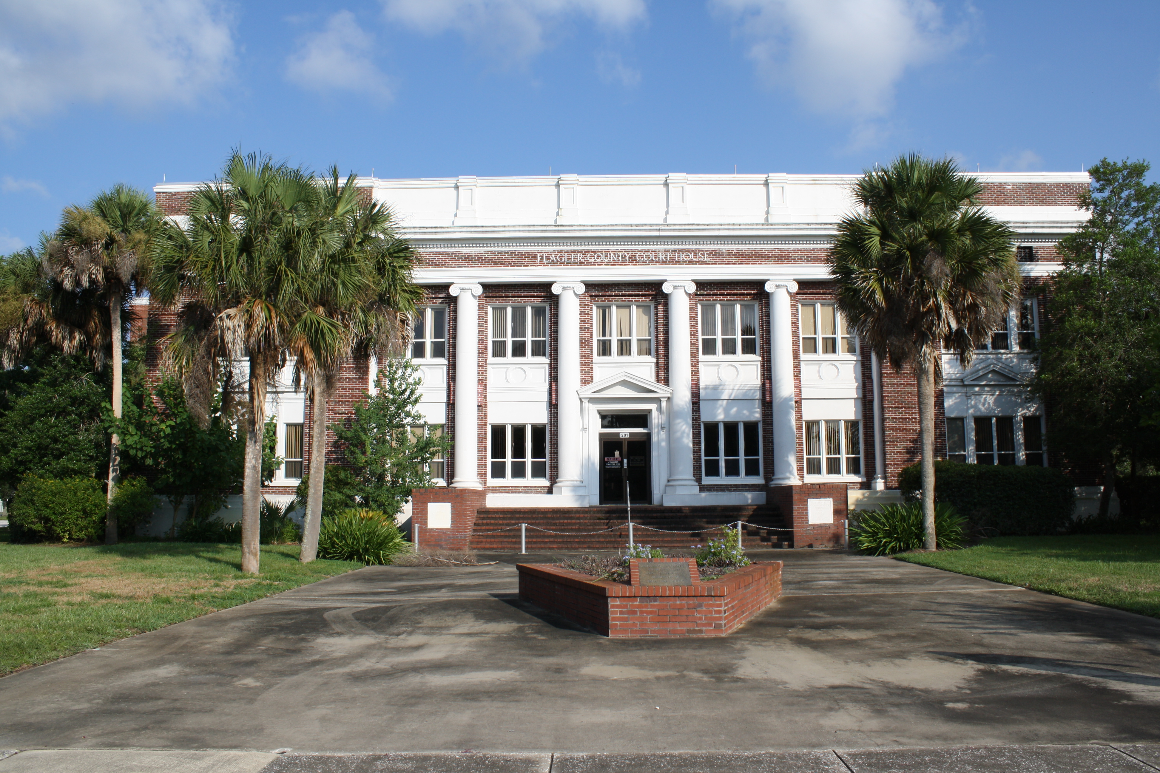 Bunnell, FL, Courthouse, Flagler County, 08-08-2010 (2)